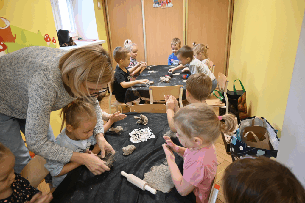 Zajęcia z gliną w gr. Promyczków