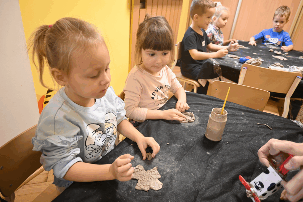 Zajęcia z gliną w gr. Promyczków